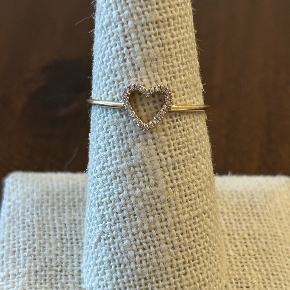 Diamond Heart Ring - Picture 4 of 4